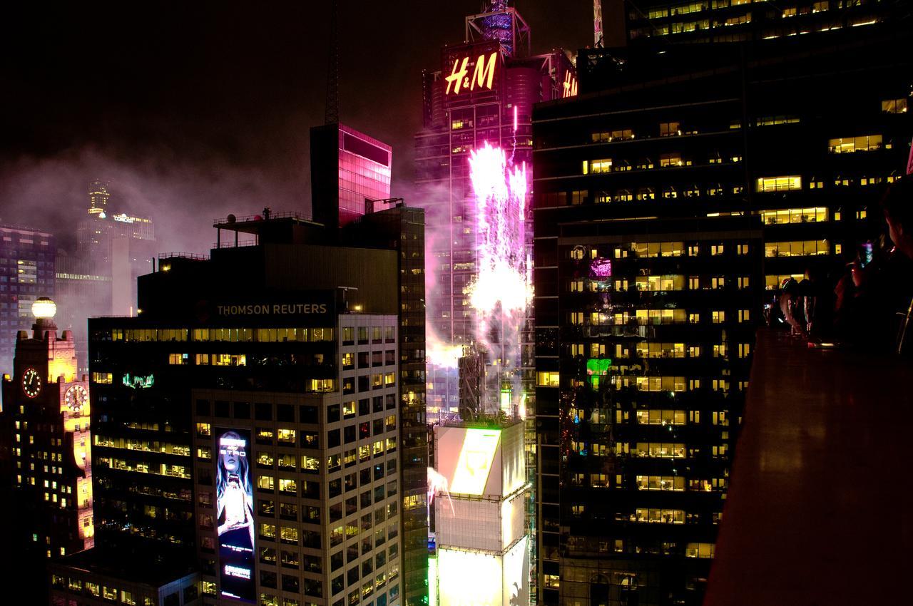 Hilton New York Times Square Hotel Exterior photo
